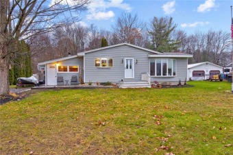 Oneida Lake Home Sale Pending in Cleveland New York