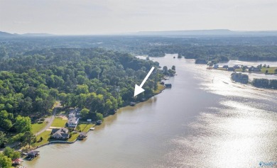 Lake Home For Sale in Gadsden, Alabama