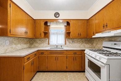 Nestled in the highly sought-after Woodlawn Heights neighborhood - photo 11