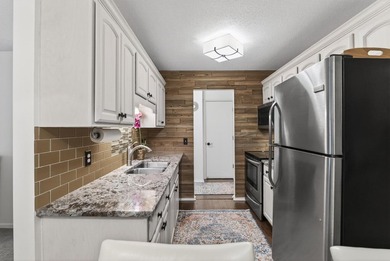 215 Barry Ave S 216 - photo 2