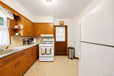 Nestled in the highly sought-after Woodlawn Heights neighborhood - photo 13