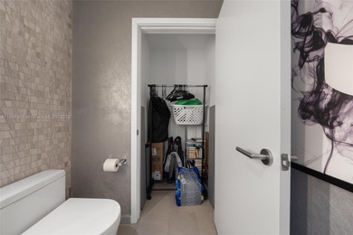 Experience the ultimate urban lifestyle in this stunning 2Bed+