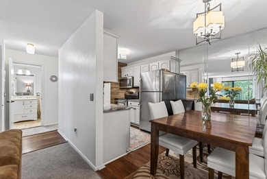 215 Barry Ave S 216 - photo 8