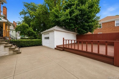 Nestled in the highly sought-after Woodlawn Heights neighborhood - photo 30