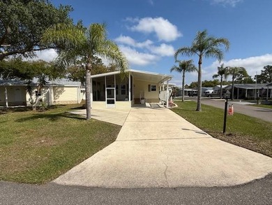 Lake Weohyakapka Home For Sale in Lake Wales Florida