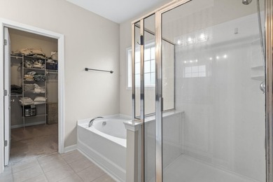Four-bedroom, two-and-a-half-bathroom home with pond views and a - photo 33
