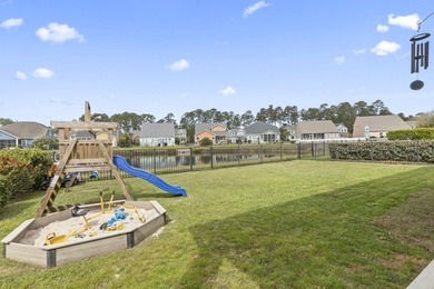 Four-bedroom, two-and-a-half-bathroom home with pond views and a - photo 38
