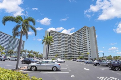 Wow! Huge Price Reduction! Corner Apartment with a private - photo 45