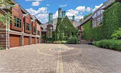 Commanding one of the most prestigious settings on Lake - photo 2