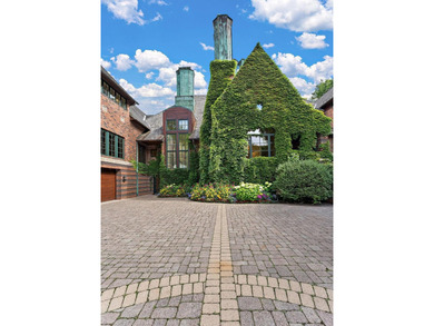 Commanding one of the most prestigious settings on Lake - photo 3