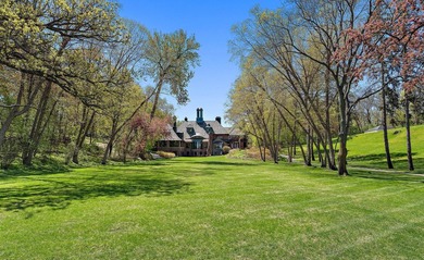 Commanding one of the most prestigious settings on Lake - photo 6