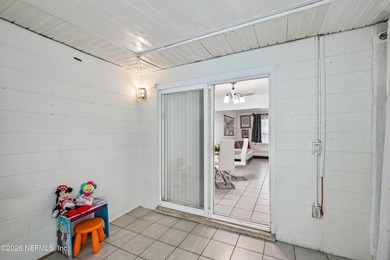 Main residence with two additional studio-style areas, extra - photo 22