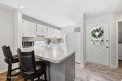 Enjoy the coastal lifestyle you've been dreaming of in this - photo 9