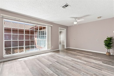 Lovingly cared for over the years, this spacious 2,214 sq ft - photo 7