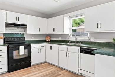 Lovingly cared for over the years, this spacious 2,214 sq ft - photo 10