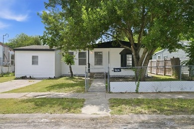Beautifully updated and move-in ready! This charming home - photo 2