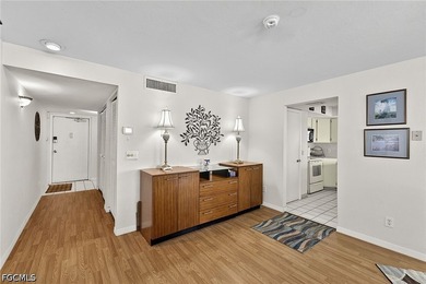 Third floor unit directly on the Caloosahatchee River with broad - photo 13