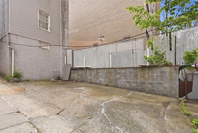 Beautifully maintained and updated single-family home nestled in - photo 17