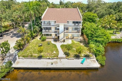Third floor unit directly on the Caloosahatchee River with broad - photo 18