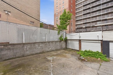 Beautifully maintained and updated single-family home nestled in - photo 18