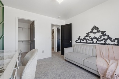 Stunning 5-bedroom, 3.5-bath Saratoga Springs home with - photo 25