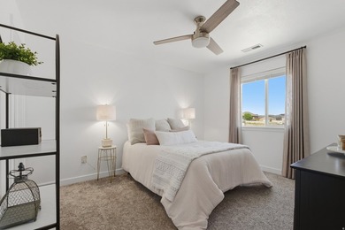 Stunning 5-bedroom, 3.5-bath Saratoga Springs home with - photo 26