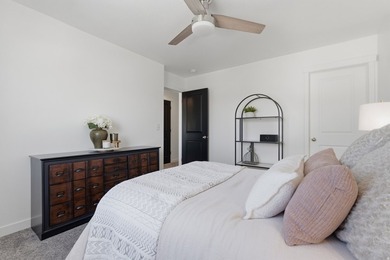 Stunning 5-bedroom, 3.5-bath Saratoga Springs home with - photo 27