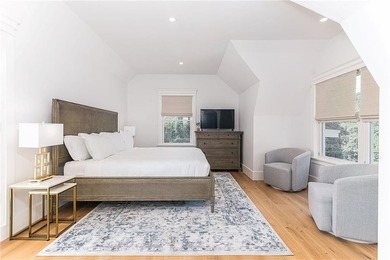 19 East Hills Road presents a rare opportunity to own a - photo 28