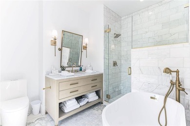 19 East Hills Road presents a rare opportunity to own a - photo 31