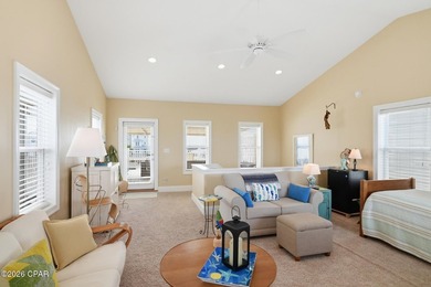 Beautiful Palm Beach-style 3-story cottage located just yards - photo 33