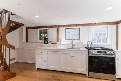19 East Hills Road presents a rare opportunity to own a - photo 35