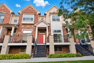 Lake Townhome/Townhouse For Sale in Mundelein, Illinois
