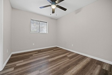 Really cute, move-in ready, 3-bedroom, 2-bath home! Recently - photo 7