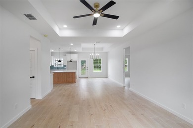 Brand-new construction on a spacious 8,755 sq ft lot in Corpus - photo 4