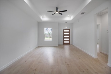 Brand-new construction on a spacious 8,755 sq ft lot in Corpus - photo 6