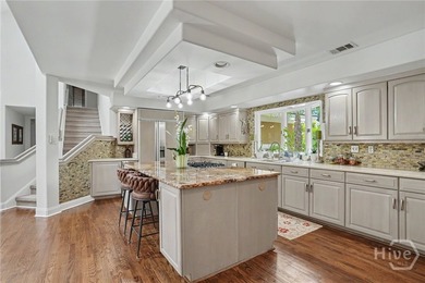 Exceptional privacy and an unbeatable location in Oakridge at - photo 13