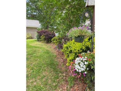 3BR/2BA home in a low-traffic area of beautiful Lake Bruin with - photo 5
