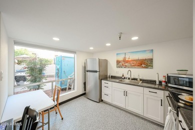 Remodeled top-floor 2 bed, 2 bath condo in the heart of Old Town