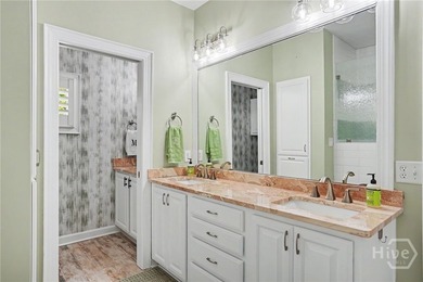 Exceptional privacy and an unbeatable location in Oakridge at - photo 23