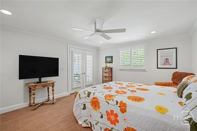 Exceptional privacy and an unbeatable location in Oakridge at - photo 25