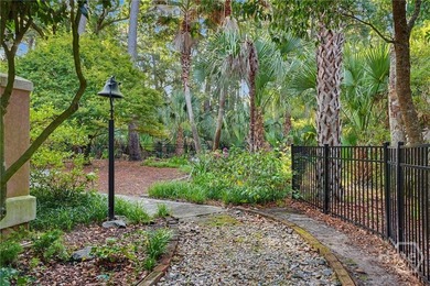 Exceptional privacy and an unbeatable location in Oakridge at - photo 38