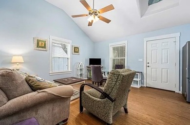 Charming 2-bedroom, 1-bath cottage in the desirable Copano - photo 6