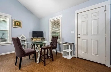 Charming 2-bedroom, 1-bath cottage in the desirable Copano - photo 7