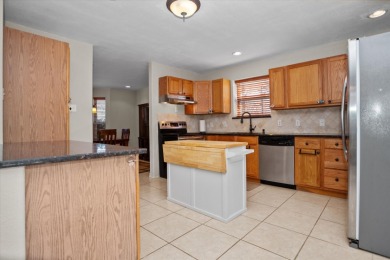 BEAUTIFUL WATERFRONT HOME IN LAKE FOREST ESTATES! - photo 14