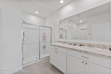 Tucked away on a desirable cul-de-sac, this beautifully - photo 21