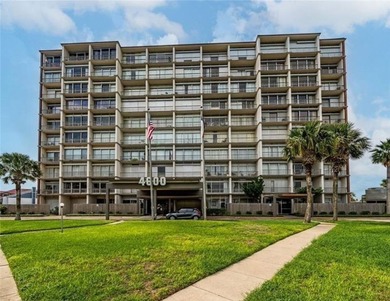 Condo located on the prestigious Ocean Drive. As you step inside - photo 1