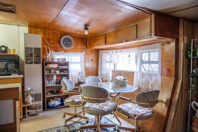 Charming 2 bed, 1 bath single wide manufactured home, just - photo 16