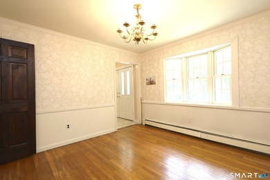 Fantastic opportunity to own this charming 4-bedroom Colonial - photo 8