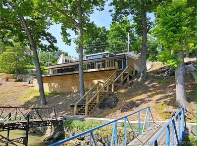 Two beautifully remodeled lakefront homes offering an incredible - photo 19