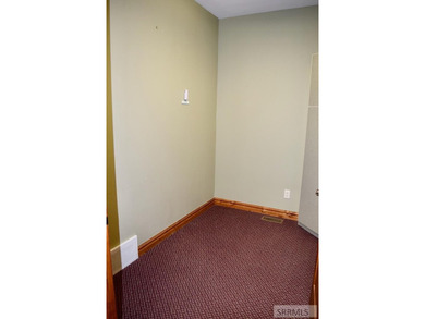 PRIME LOCATION! SPACIOUS! The Building is Located in a busy - photo 21